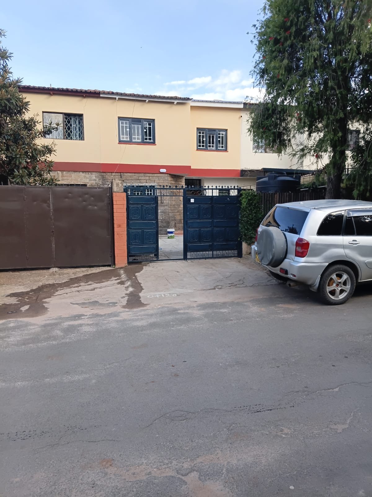 4Bedroom+Dsq Massionate in Langata Dam estate (2)